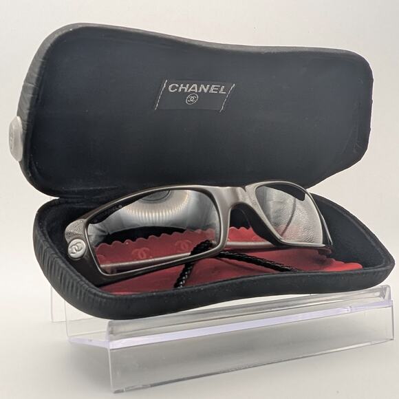 Chanel Chanel Rectangle Sunglasses 5036 – Brown & Ivory – Like New - Picture 7 of 7